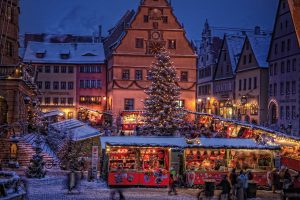 Reise211115 Franken Weihnachtsmärkte Rothenburg Stadtimpressionen Der Reiterlesmarkt in Rothenburg ob der Tauber. Foto: Franken Tourismus/Pfitzinger