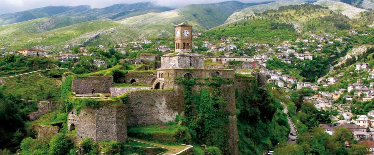 Albanien_Gjirokaster 1(c)poppe-reisen