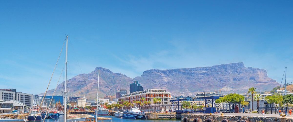 Harbour at the V&A Waterfront with Table Mountain in the background, Cape Town, Western Cape, South Africa