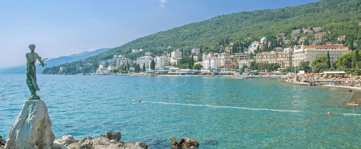 Blick von der Uferpromenade auf Opatija an der Adria,Istrien,Kro