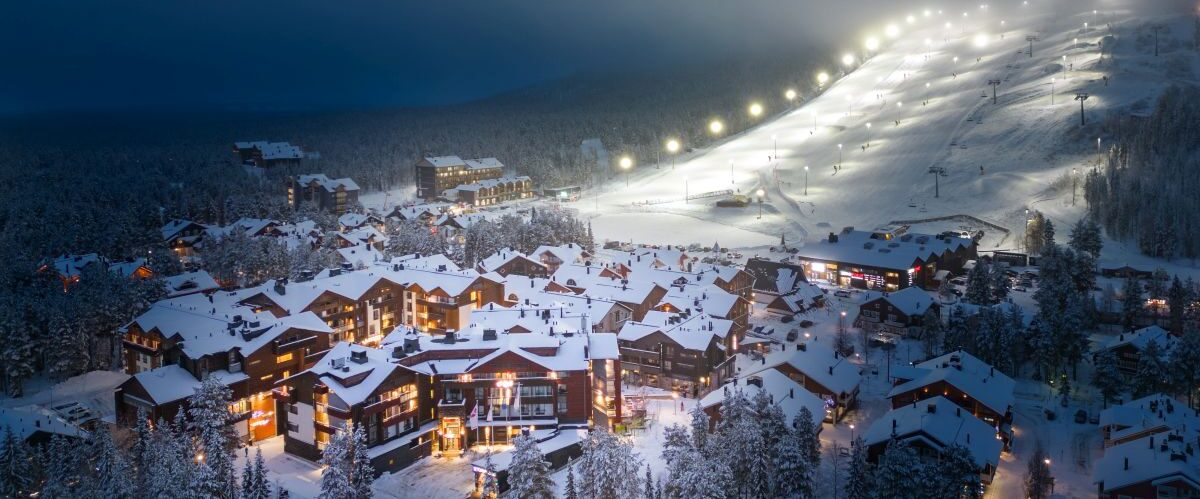 Sokos Hotel Levi from air with slopes_© Lapland Hotels & Safaris