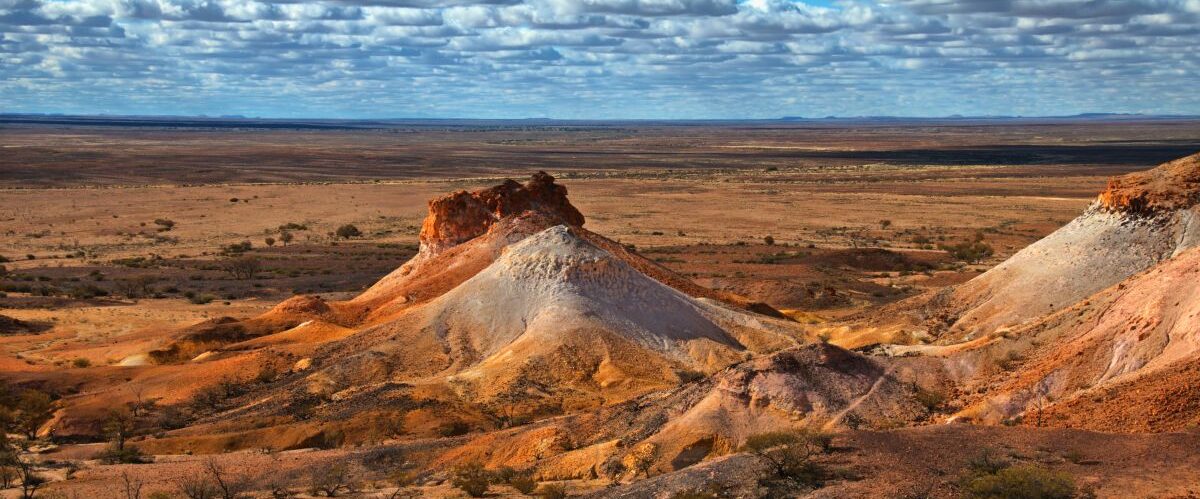 AU_SA_The-Breakaways-Coober-Pedy_shutterstock_68018098