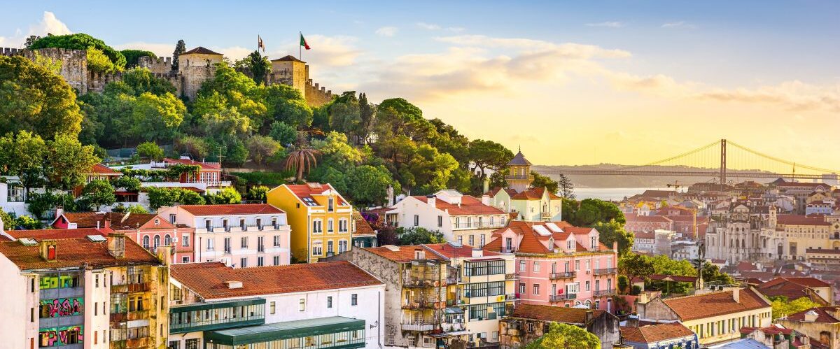 Lissabon skyline at Sao Jorge Castle_© Sean Pavone (shutterstock.de)_254435464 - Kopie