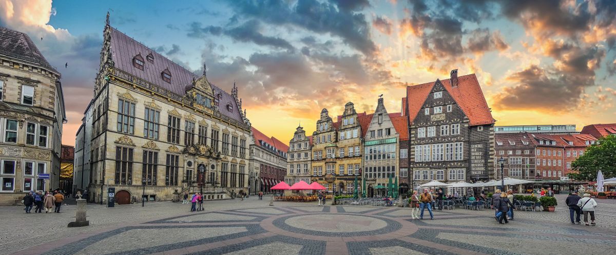 Historic,Bremen,Market,Square,In,The,Centre,Of,The,Hanseatic